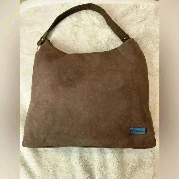 Bella Russo Handbags - NWOT Bella Russo Faux Suede Slouch Bag 16x12x3.5